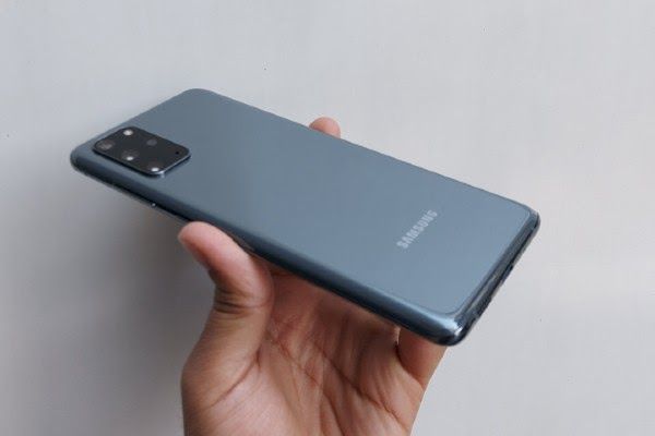 samsung latest flagship phone