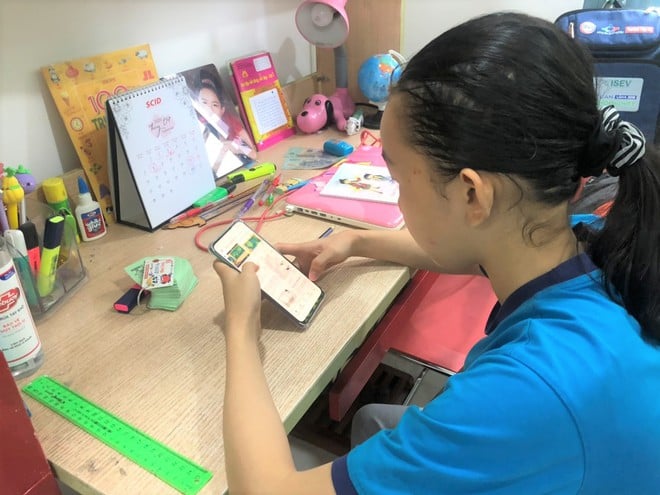 Được phép dùng điện thoại thông minh trong giờ học: Học sinh nói gì?