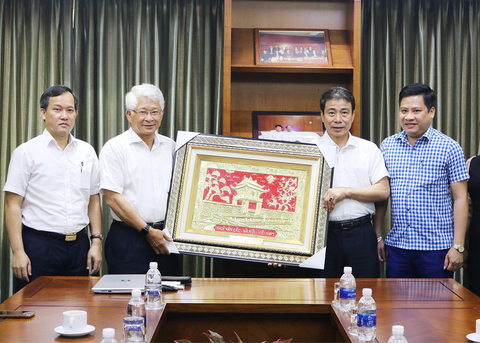 THAI BINH省, THAI THUY郡　職業教育- 高等専修センターとLOD人材開発株式会社は授業見学会と日本での実習プログラムに関する座談会を行いました。