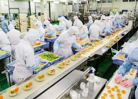 Tuyển 06 nữ nghề chế biến đồ ăn sẵn tháng 12 / 2022