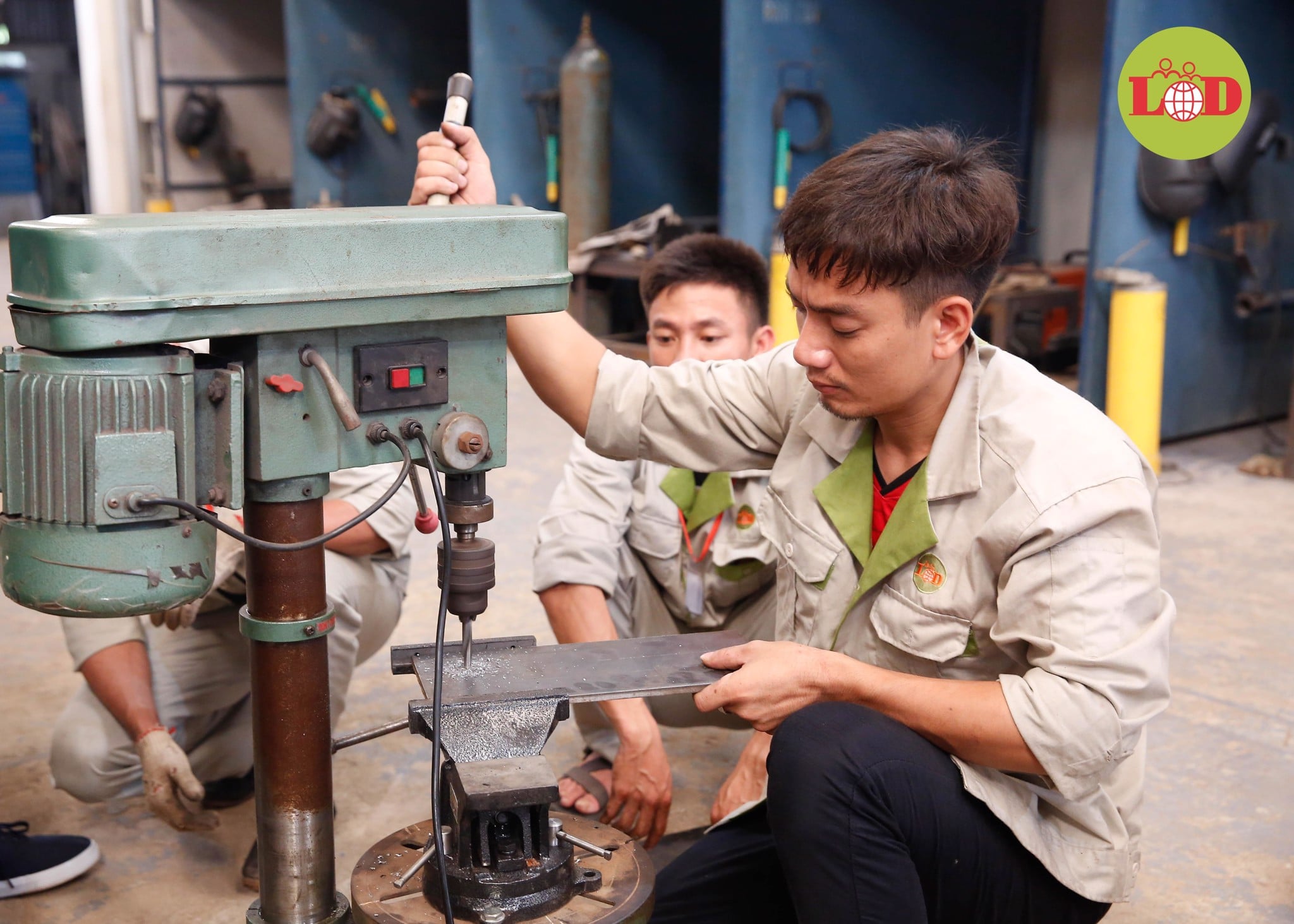 Tuyển dụng 3 nam nghề làm kim loại