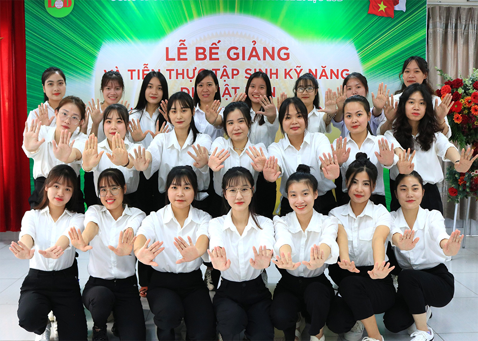 Lễ bế giảng và tiễn thực tập sinh đi làm việc tại Nhật Bản tháng 10/2022