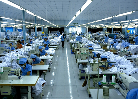 Tuyển 01 nam nghề sản xuất quần áo nam giới tháng 04 / 2023