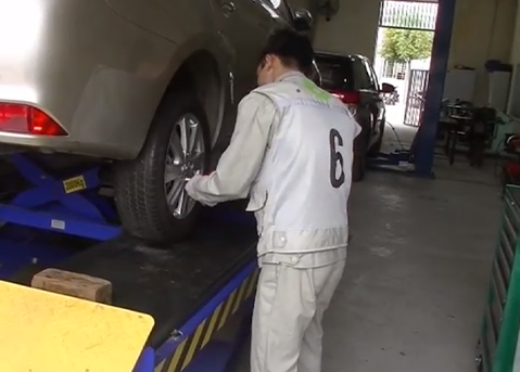 Tuyển 02 nam nghề sửa chữa bảo dưỡng ô tô tháng 3 / 2022