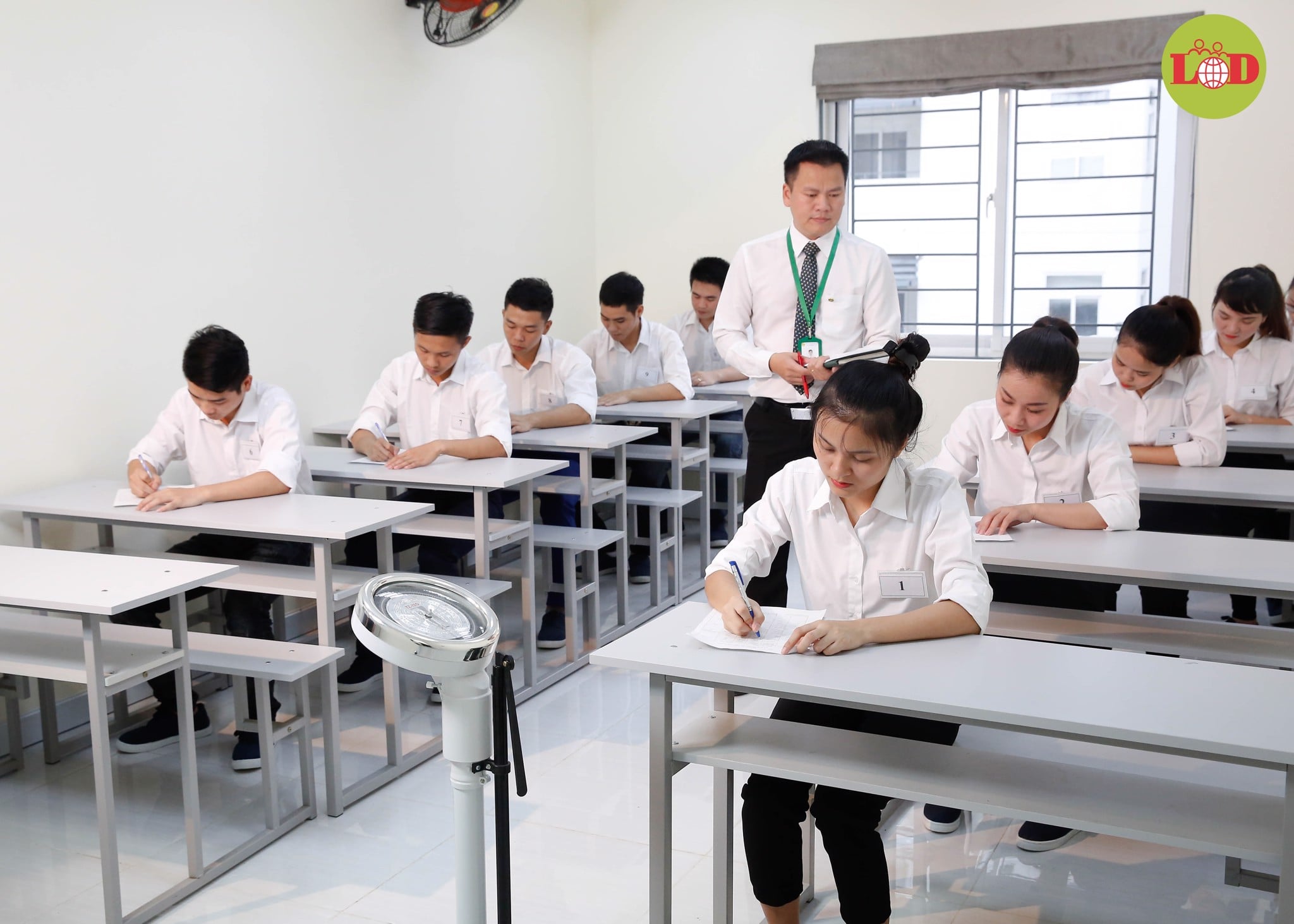 Tuyển dụng 2 nữ nghề sơn