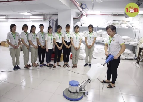 Tuyển 04 nữ nghề vệ sinh chăm sóc tòa nhà tháng 05 / 2023