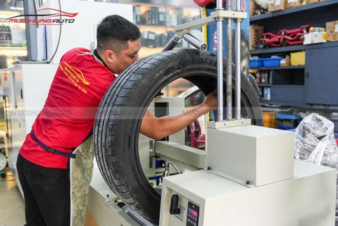 MƯỜI HÙNG AUTO TUYỂN DỤNG KỸ THUẬT VIÊN TRÁNG LỐP CHỐNG ĐINH Ô TÔ