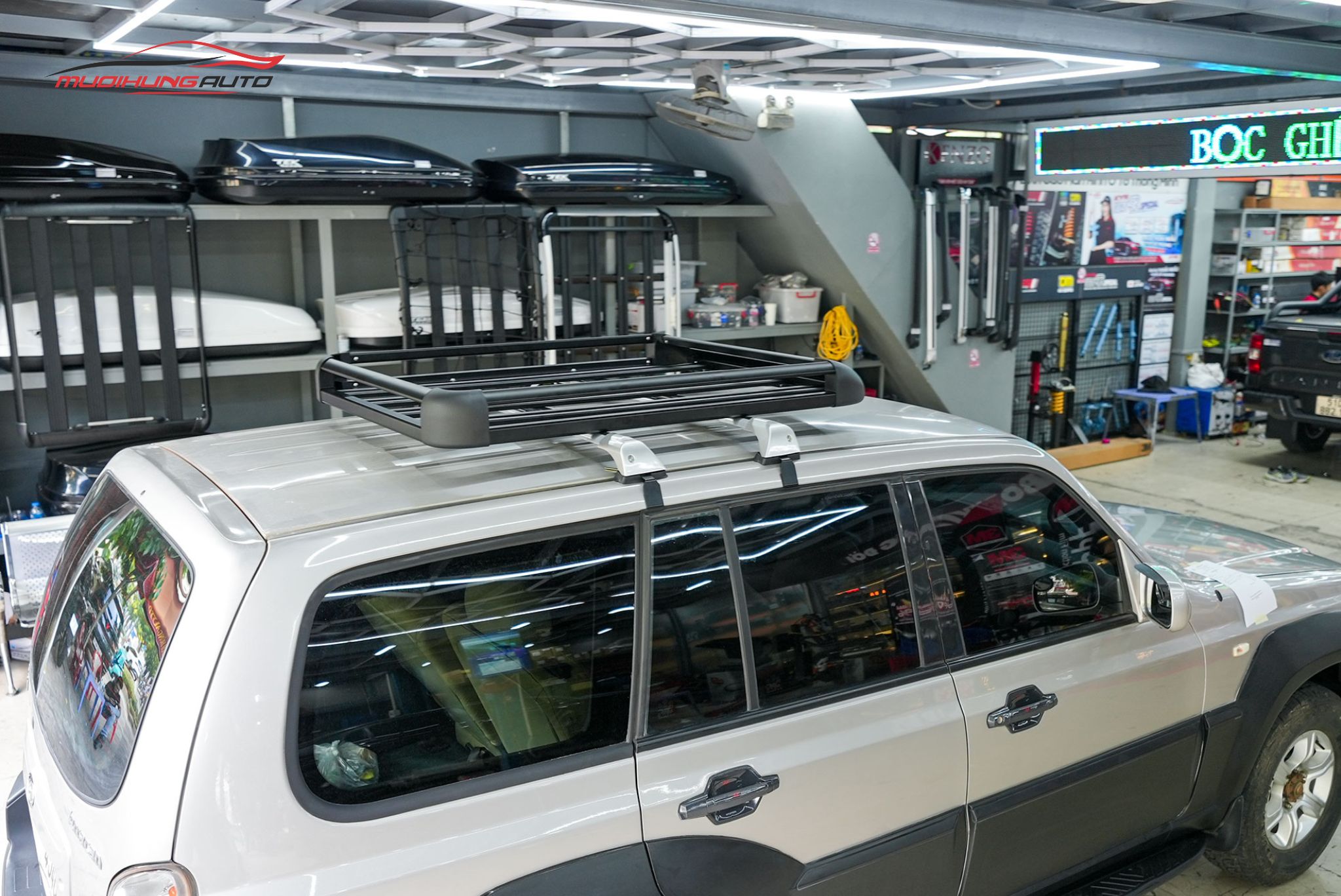Lắp baga mui vuông Yaki 127cm CP-307 cho xe Hyundai Terracan