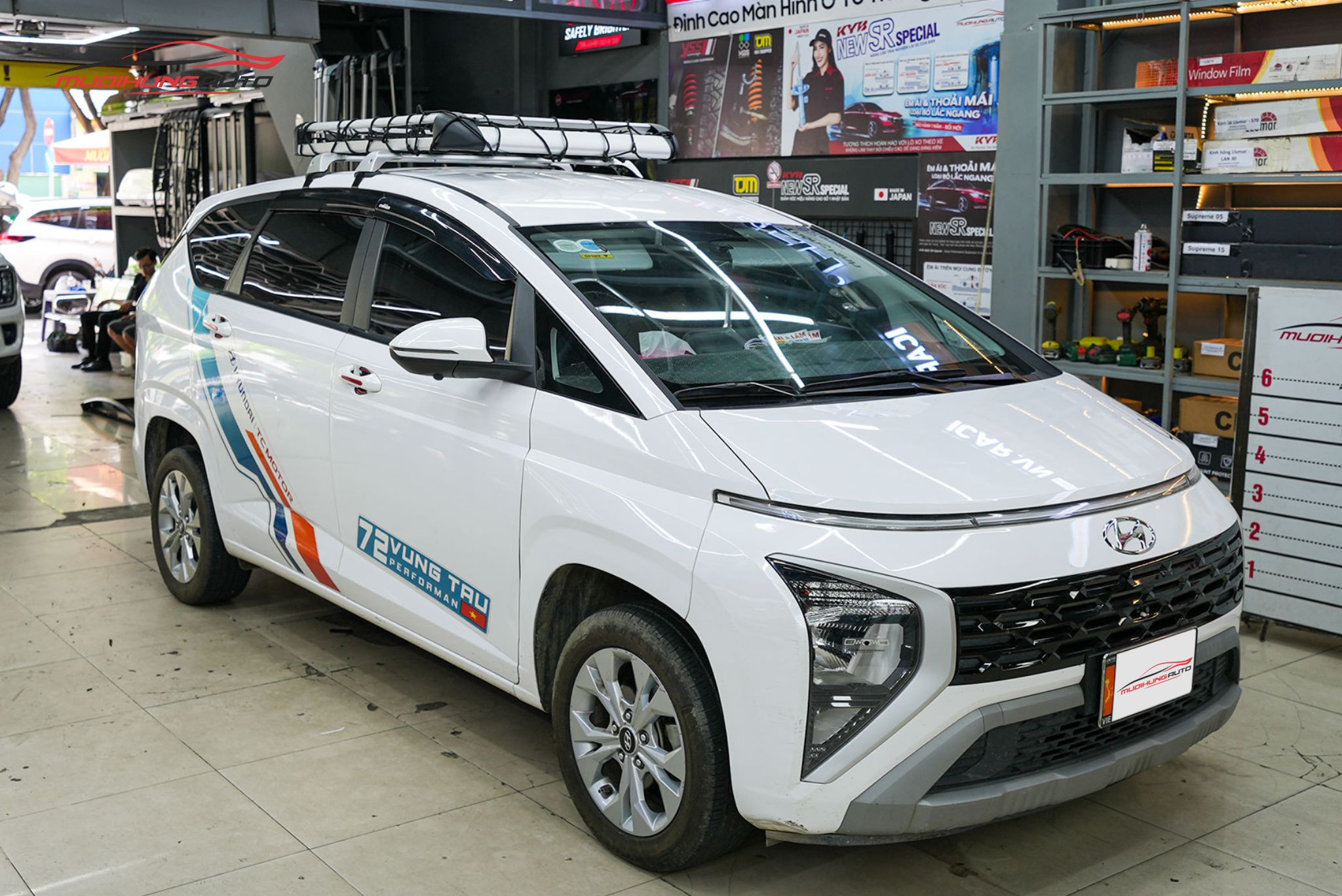 Lắp baga mui Yaki 127cm CP-307 cho xe Hyundai Stargazer 2023