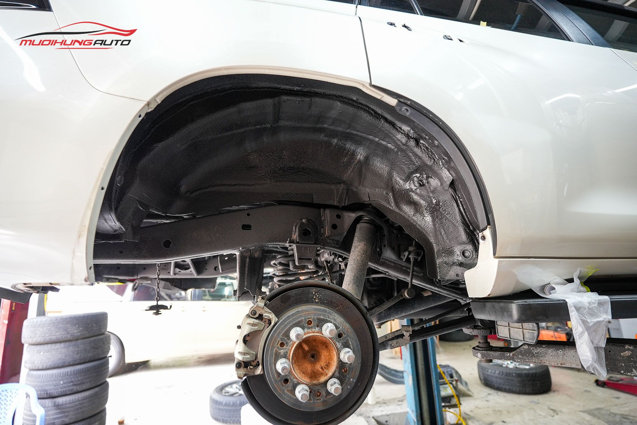 Phủ Gầm Xe Land Cruiser Prado 2020