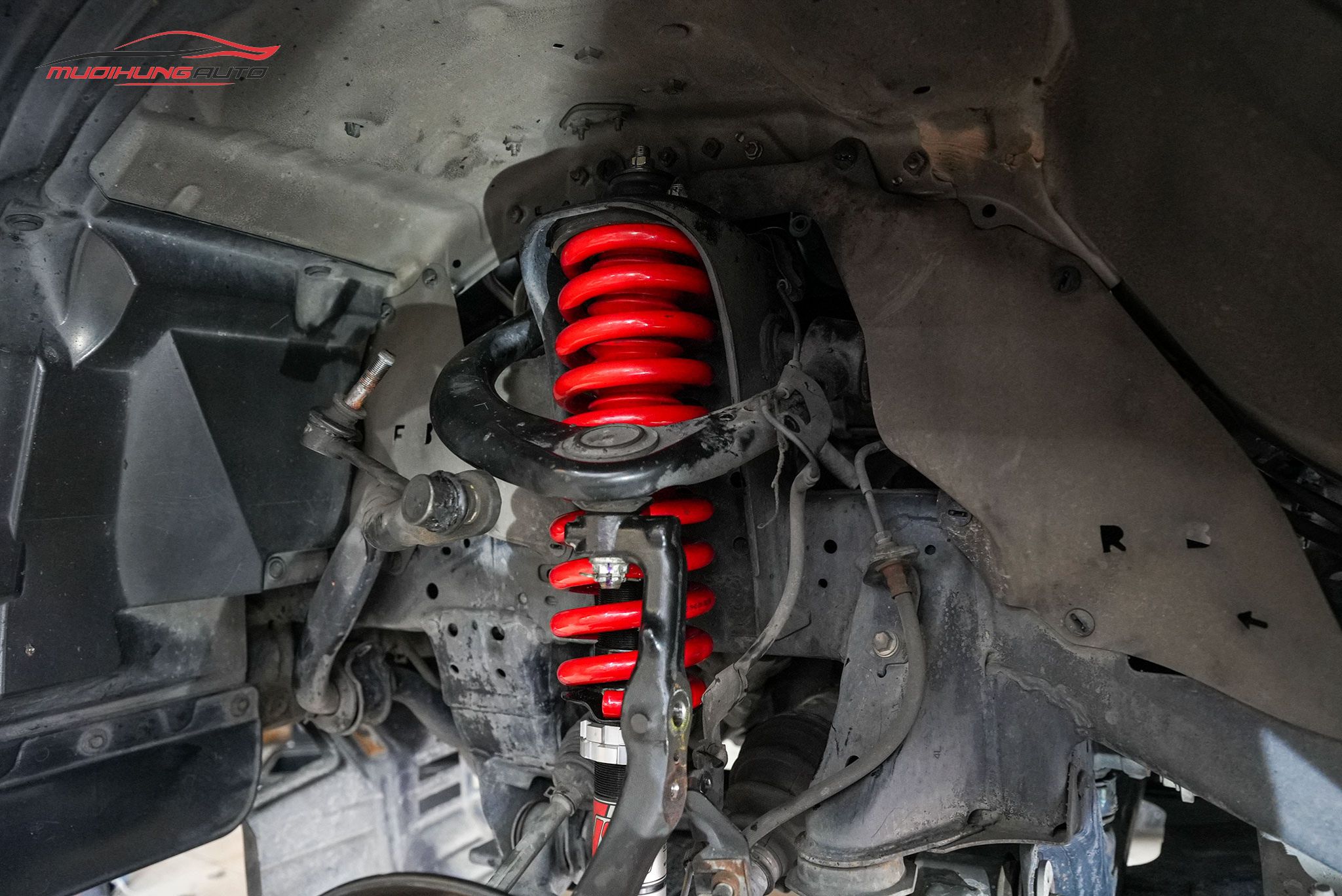 Lắp Phuộc Giảm Xóc YSS Cho Xe Toyota Fortuner 2020