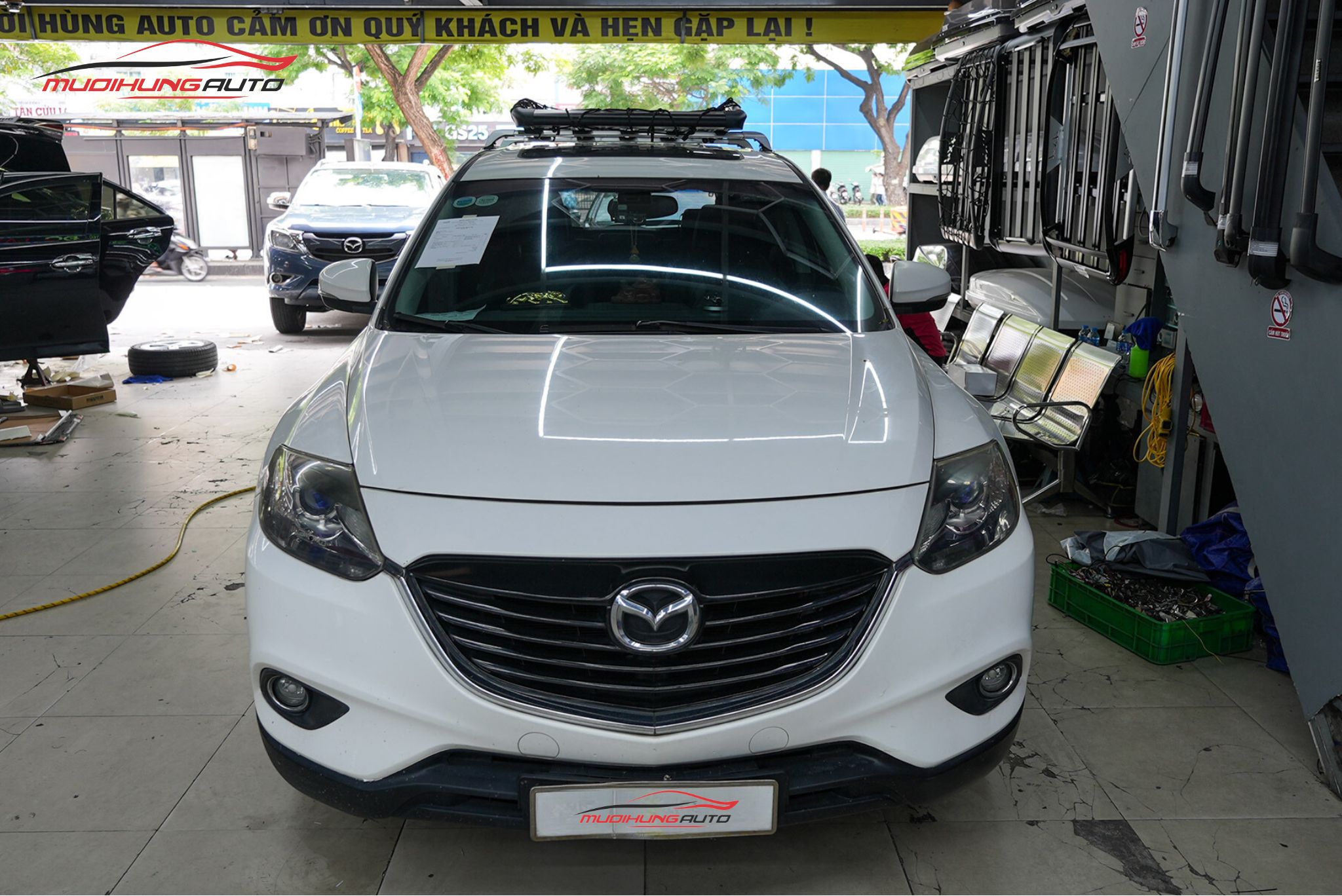 Lắp baga mui Yaki 129cm CP-439 cho ô tô Mazda CX9