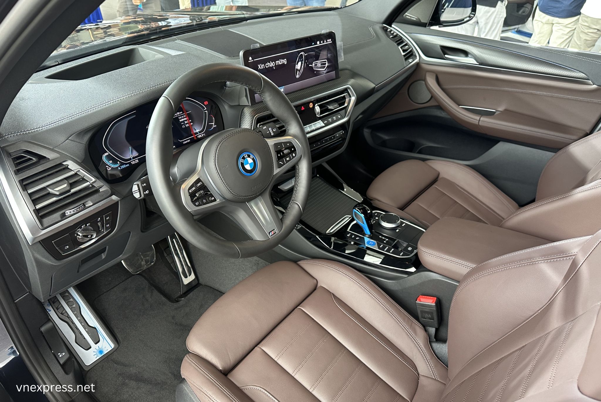 BMW iX3 2025 cung cấp 2 gói tùy chọn tiện nghi