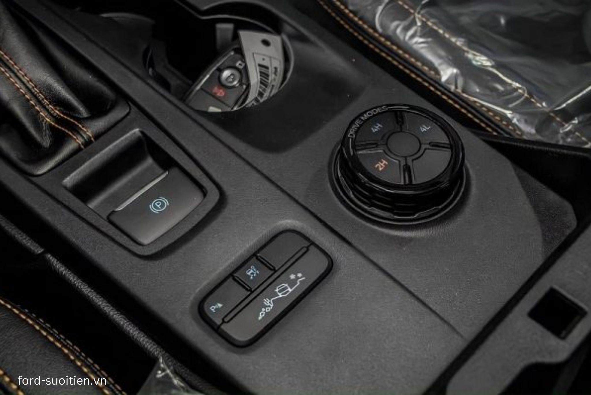 Ford Ranger 2025 thiết kế nút bấm gọn gàng, tinh tế