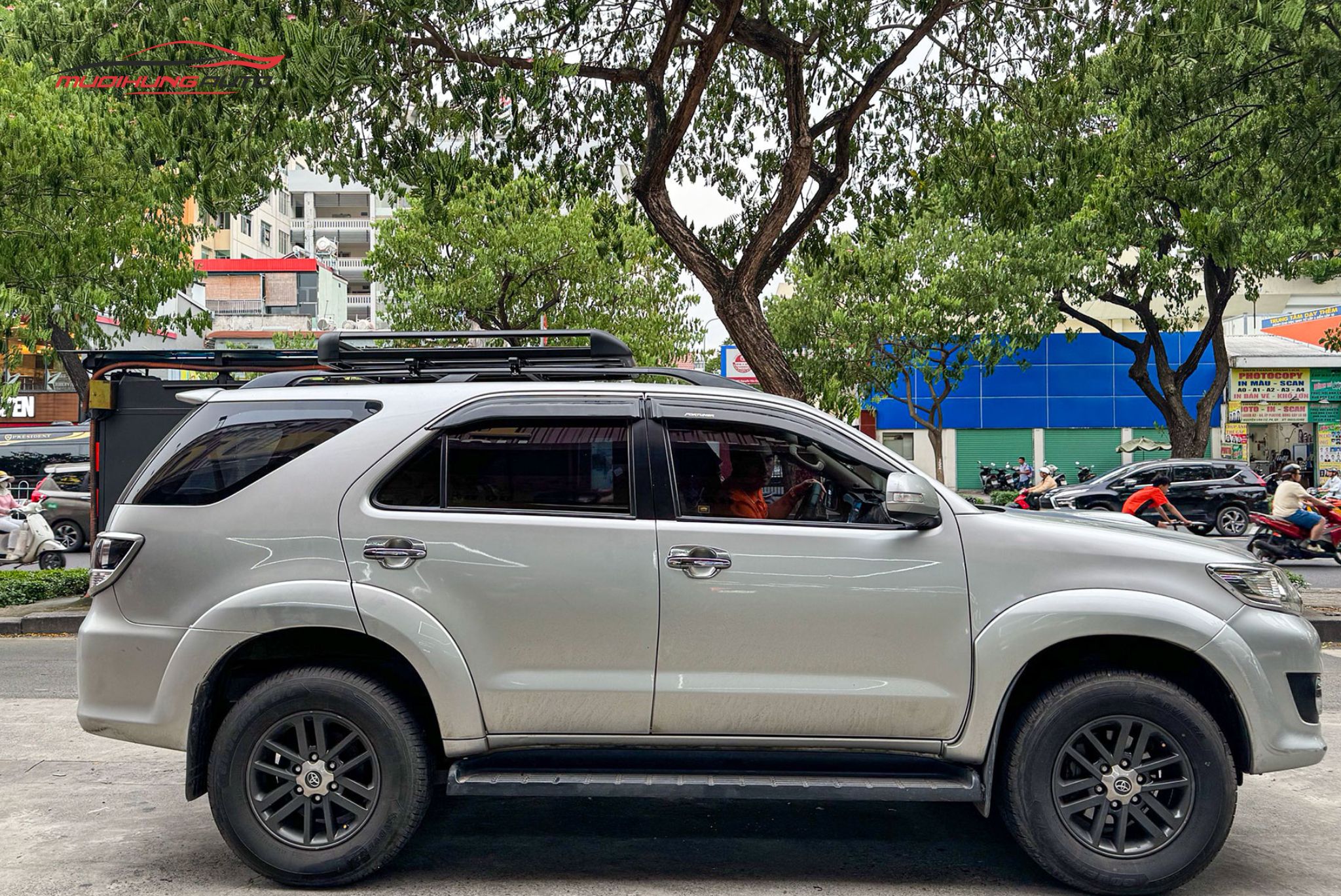 Lắp baga mui Yaki 127cm CP-307 cho Toyota Fortuner 2015