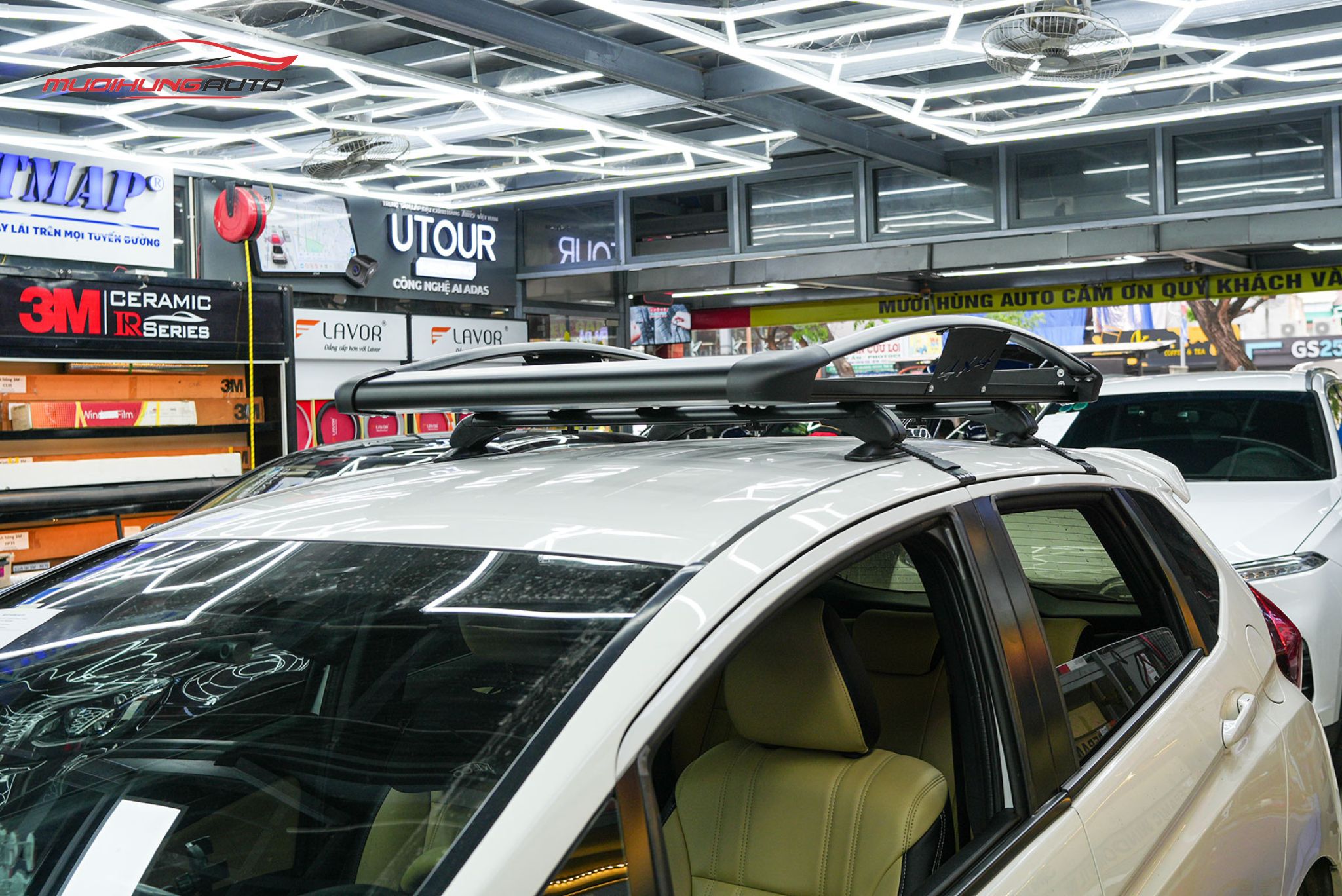 Lắp baga mui Yaki 129cm CP-439 cho xe Kia Sportage 2022