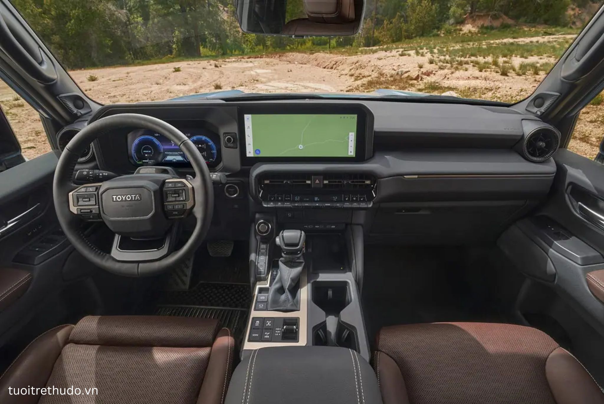 Toyota Mini Land Cruiser 2025 với thiết kế khoang lái sang trọng
