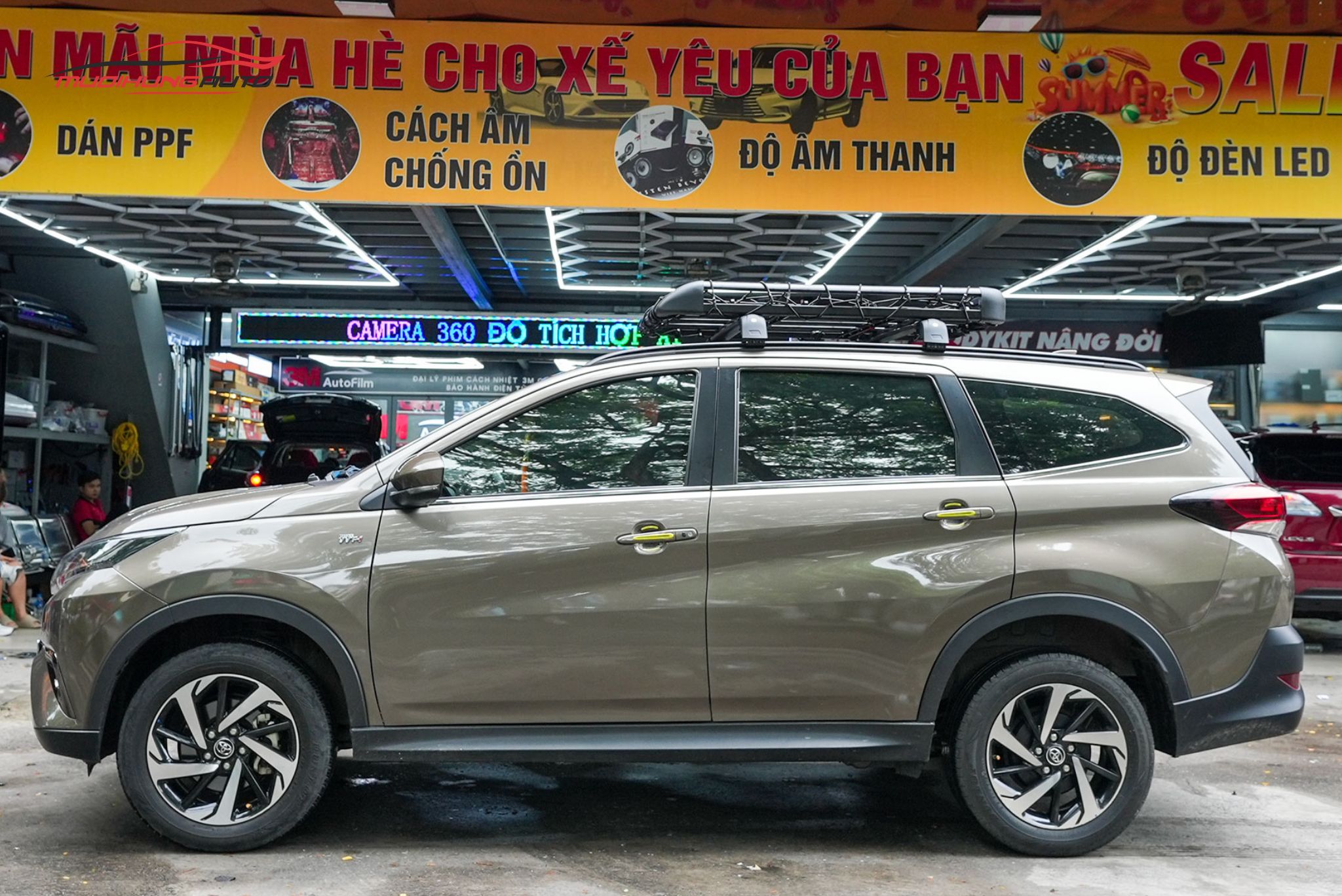 Lắp baga mui Yaki 127cm CP-307 cho ô tô Toyota Rush 2022
