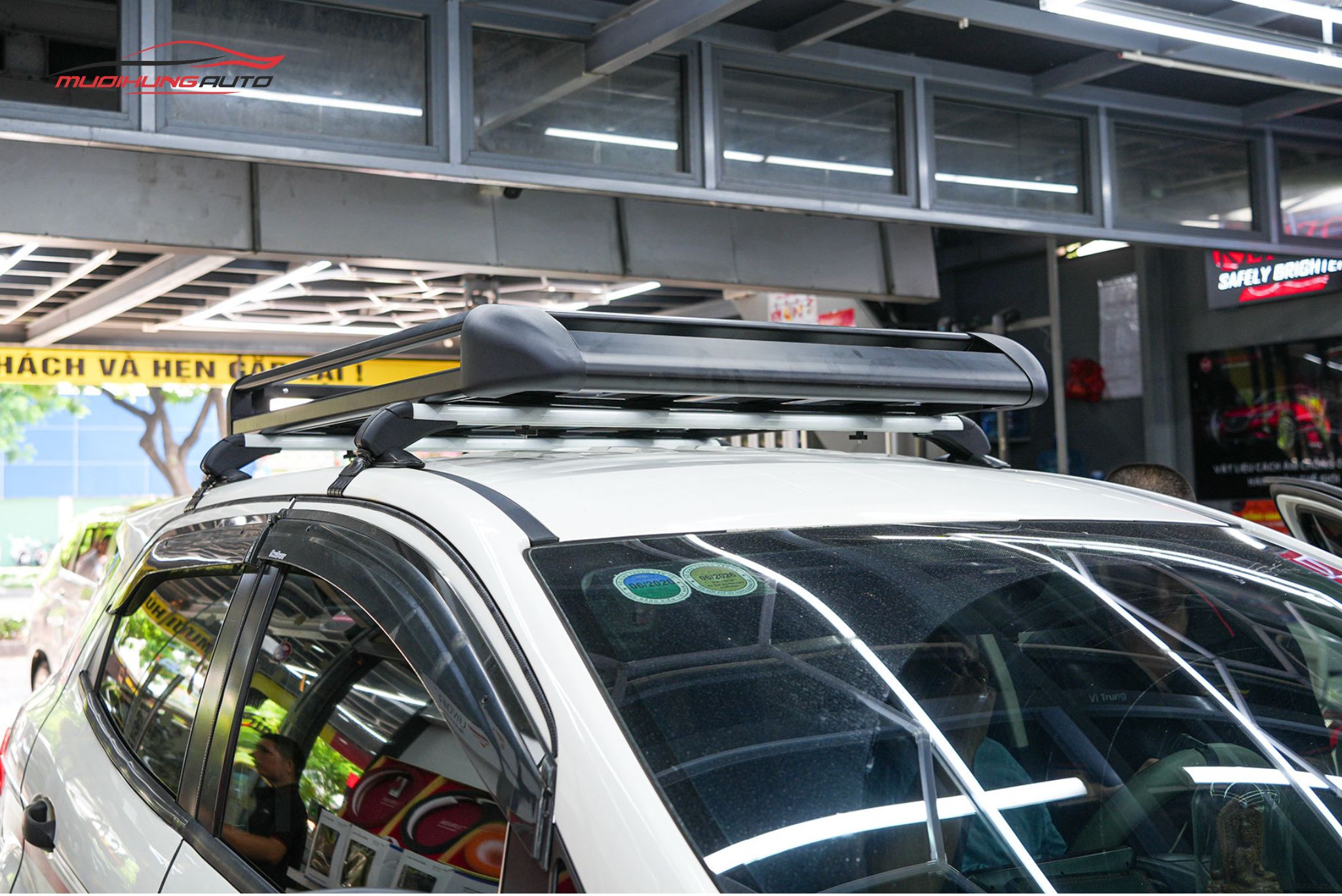 Lắp baga mui Yaki 127cm CP-307 cho xe Ford Ecosport 2018