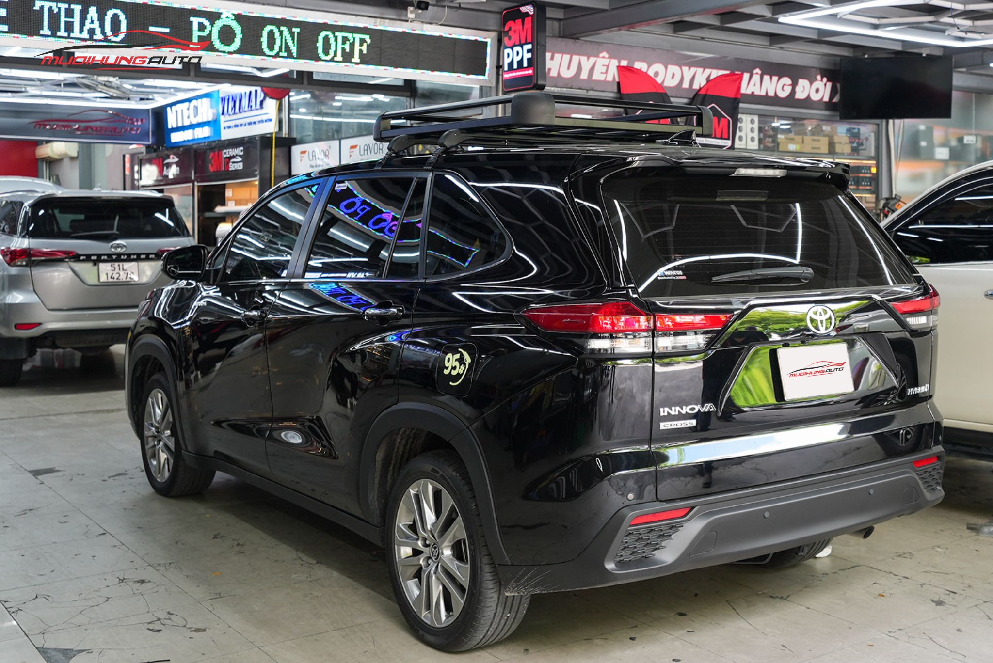 Lắp Baga Mui Yaki 127cm CP-307 Cho Xe Toyota Innova 2024