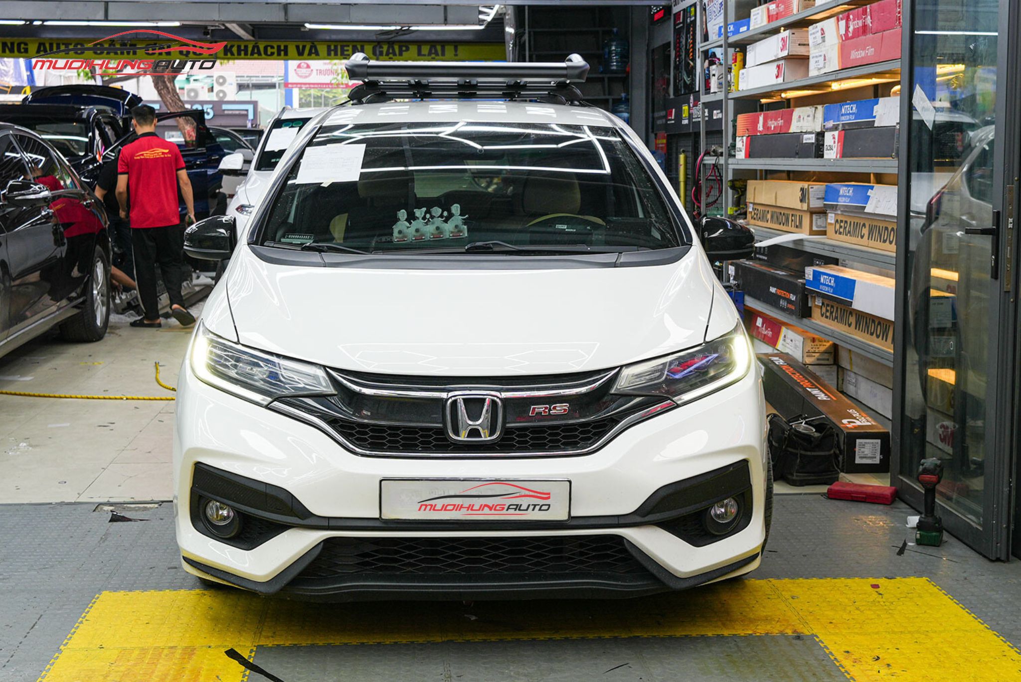 Lắp baga mui Yaki 129cm CP-439 cho ô tô Honda Jazz 2018