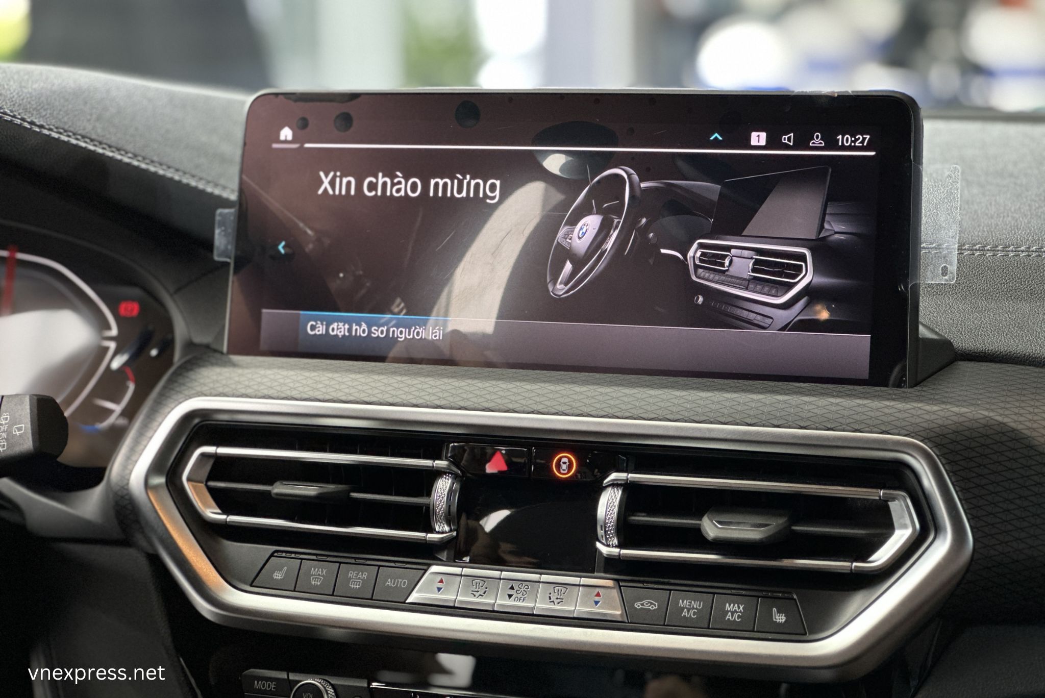 BMW iX3 2025 trang bị màn hình cảm ứng 12.3 inch
