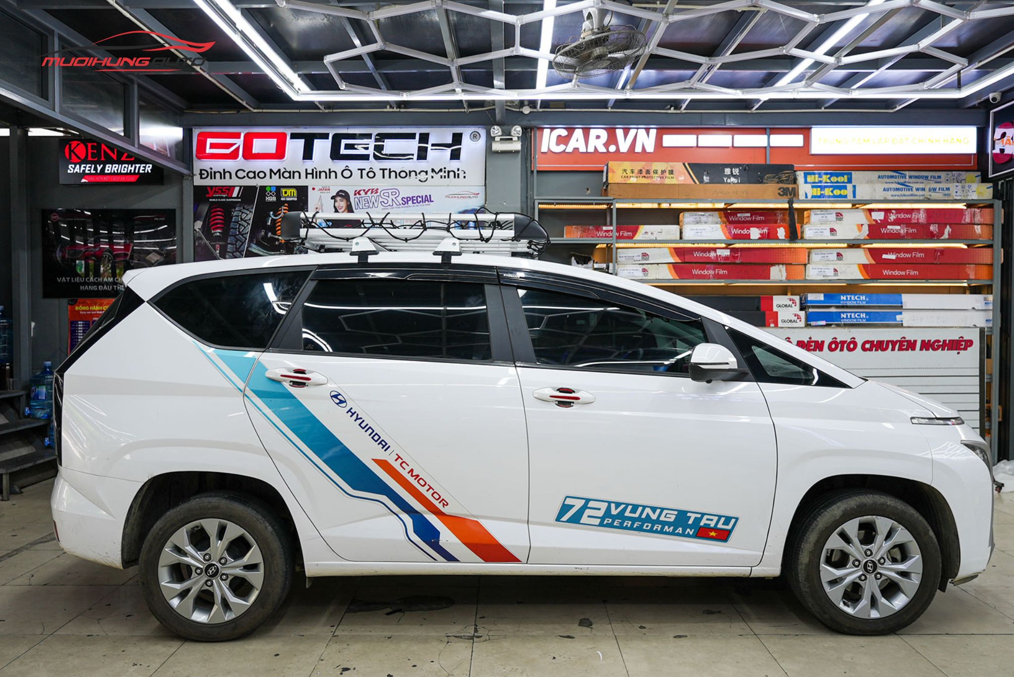 Lắp baga mui Yaki 127cm CP-307 cho Hyundai Stargazer 2023