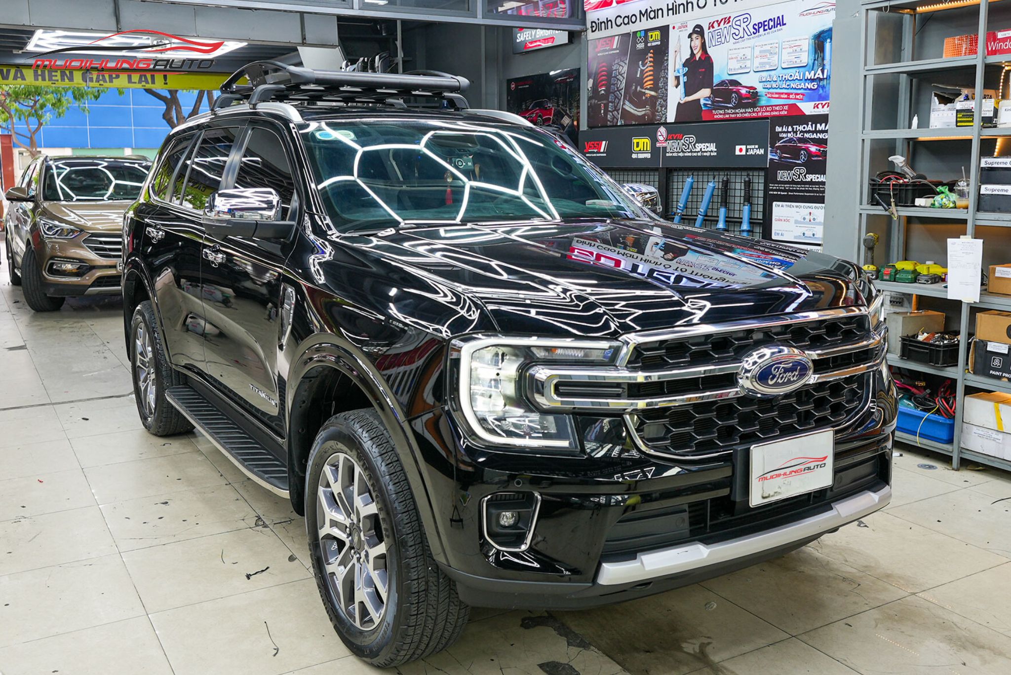 Lắp baga mui Yaki 129cm CP-439 cho ô tô Ford Everest 2023
