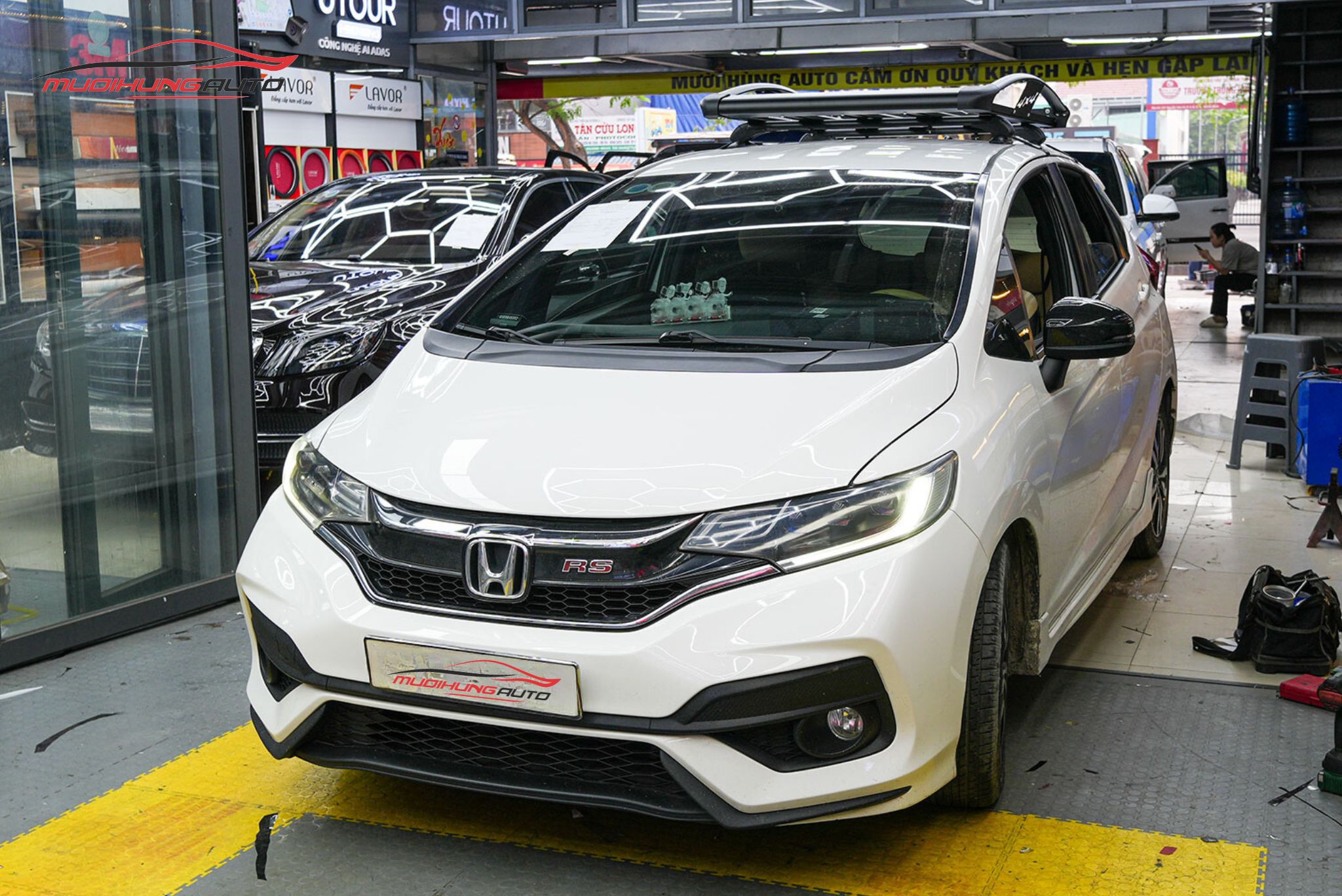Lắp baga mui Yaki 129cm CP-439 cho Honda Jazz 2018