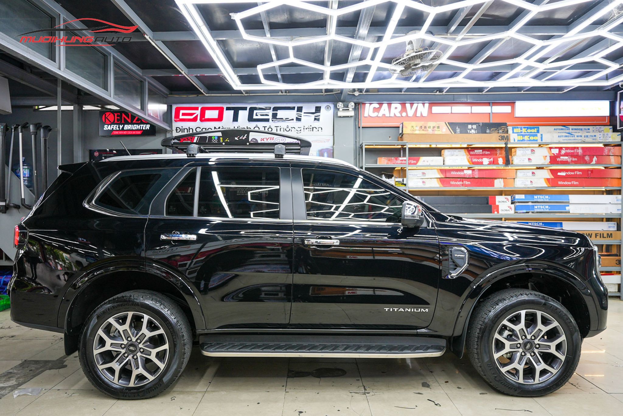 Lắp baga mui Yaki 129cm CP-439 xe Ford Everest 2023