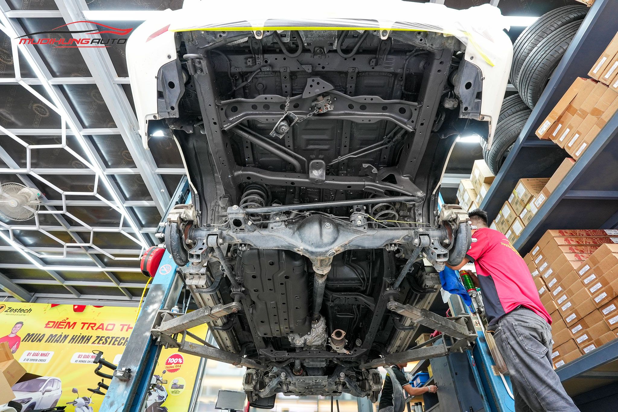 Phủ Gầm Xe Land Cruiser Prado 2020