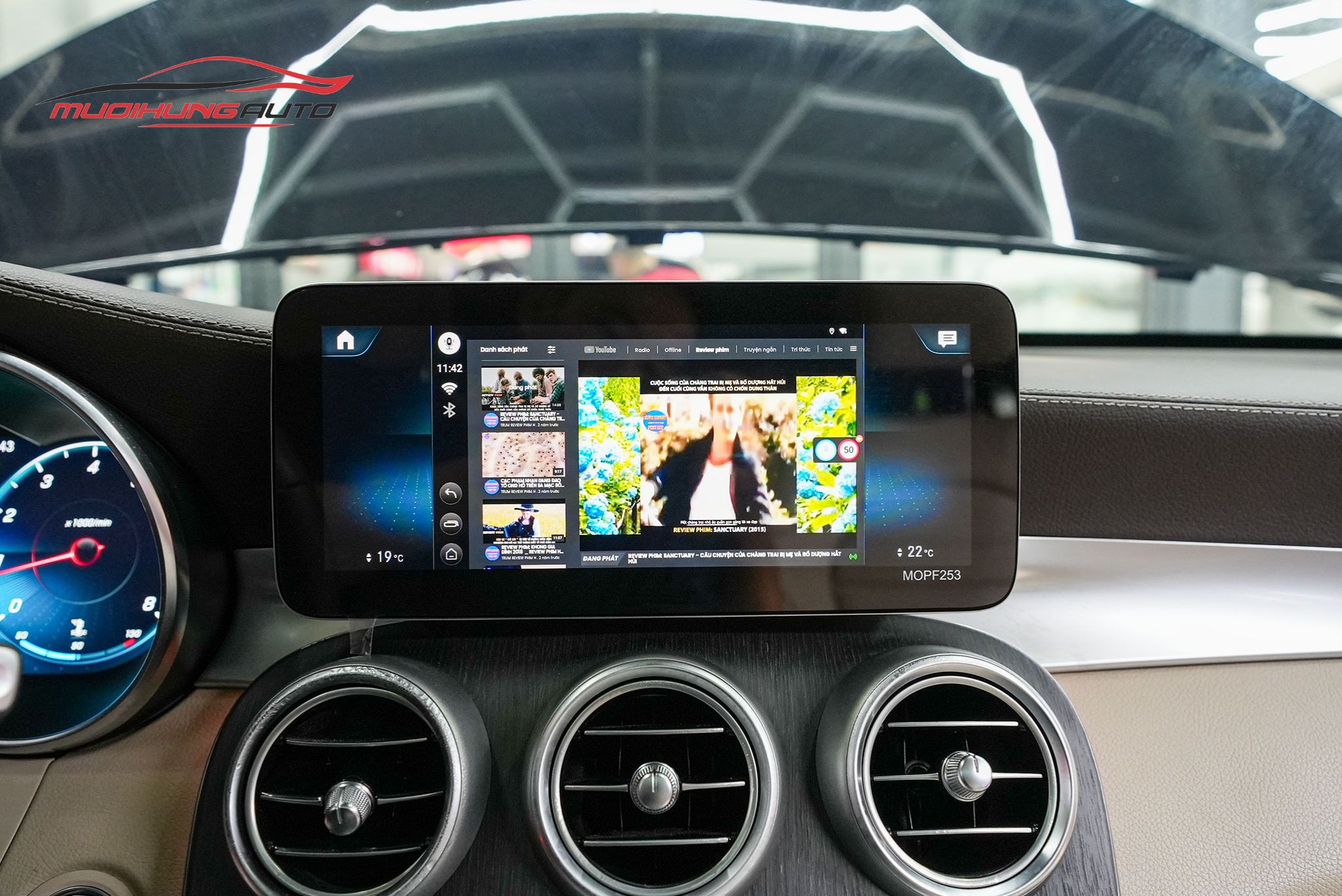 Lắp Elliview D5 Premium Cho Xe Mercedes GLC300 2022