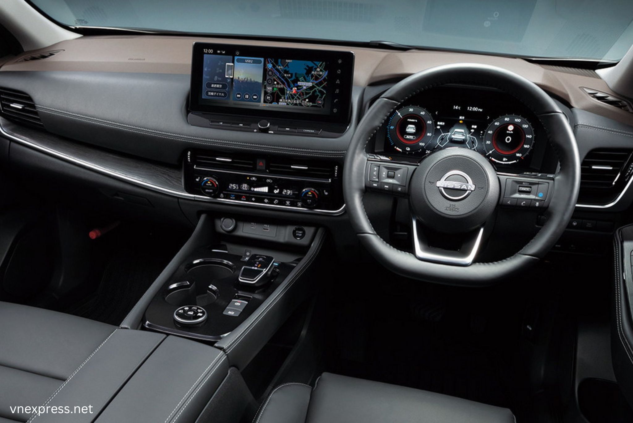 Khoang lái sang trọng trên xe Nissan X-Trail 2025
