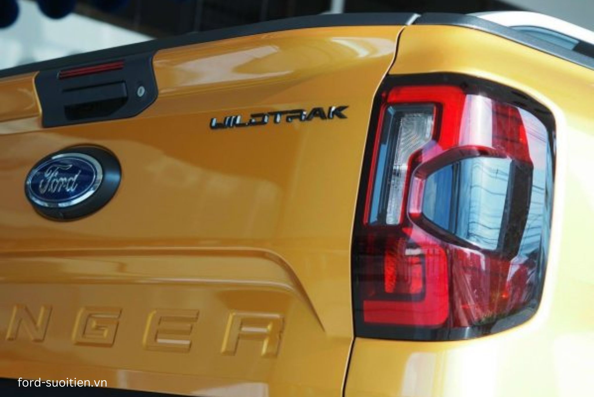 Ford Ranger 2025 thay đổi hoàn toàn mới cụm đèn