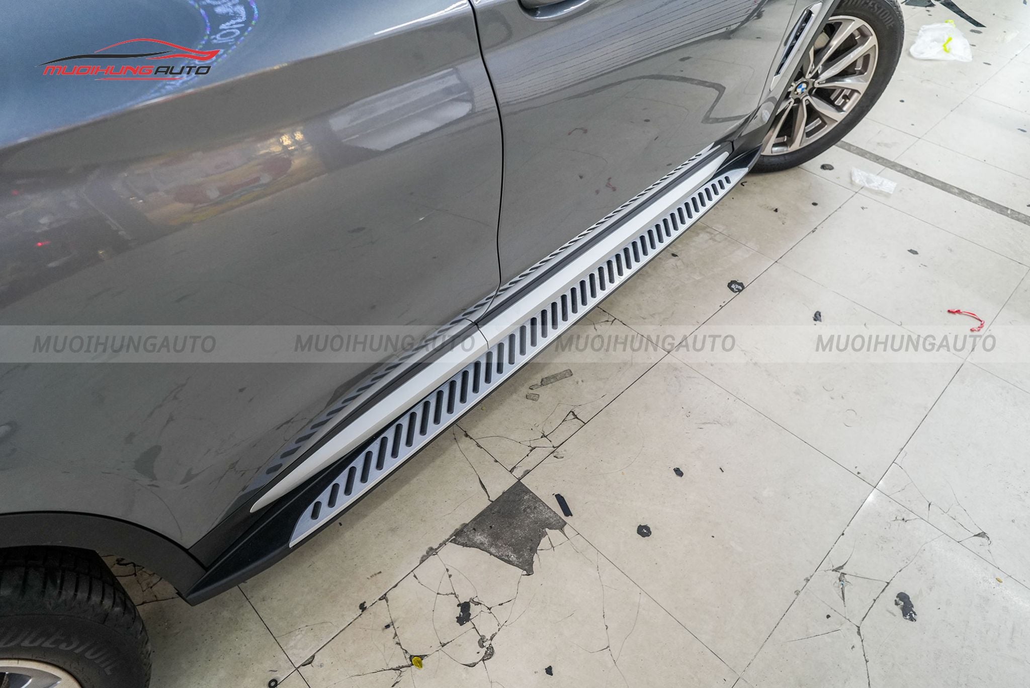 Bậc bước chân BMW X3 2023