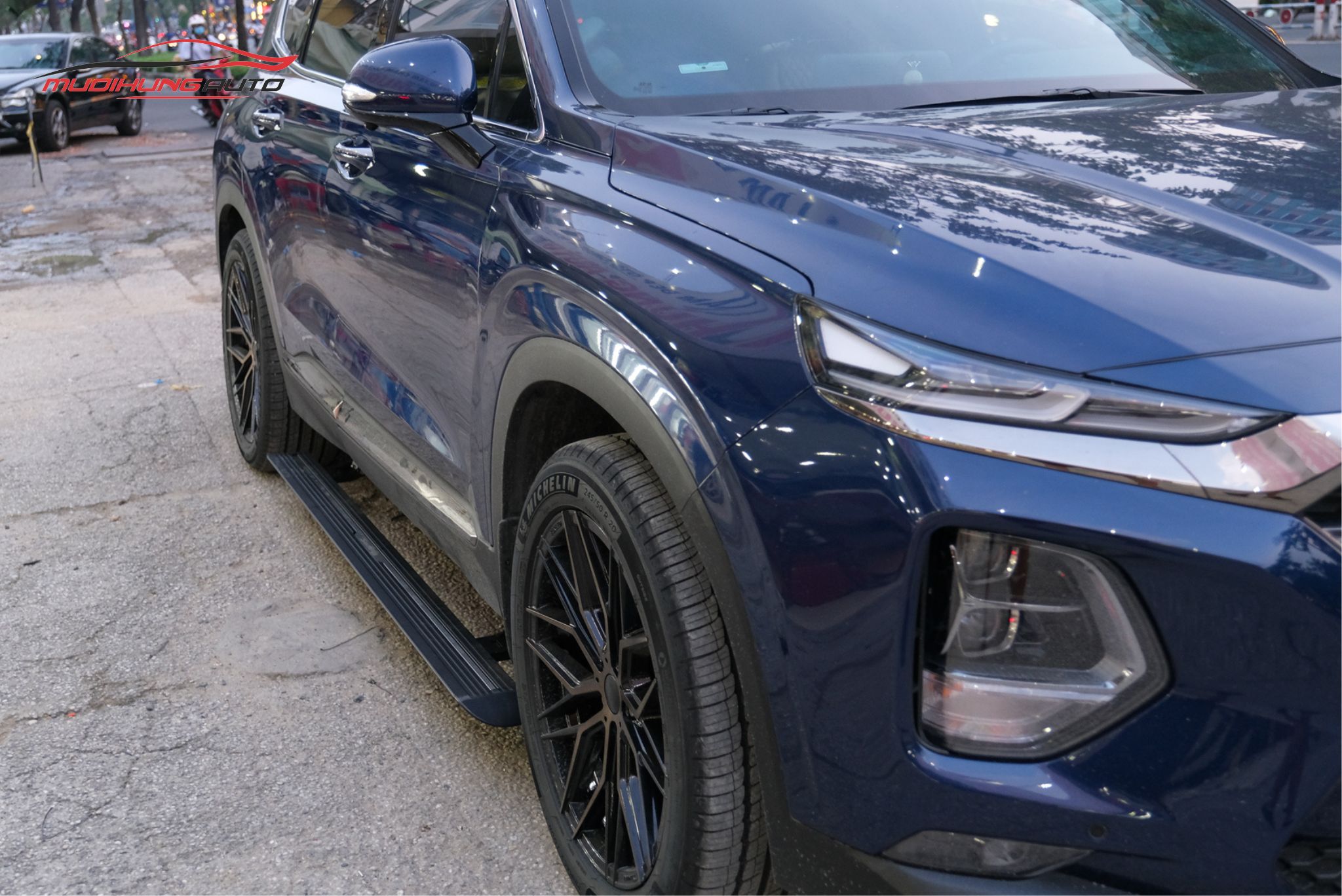 Bậc bước chân điện Hyundai Santafe 2019