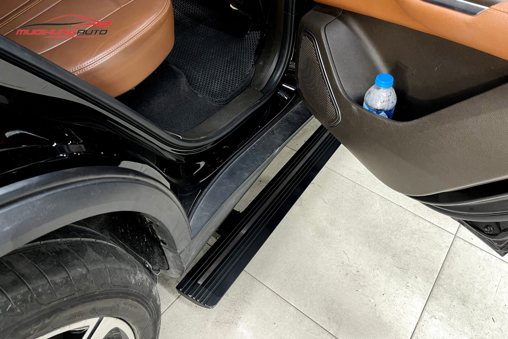 Bậc bước chân điện Vinfast President