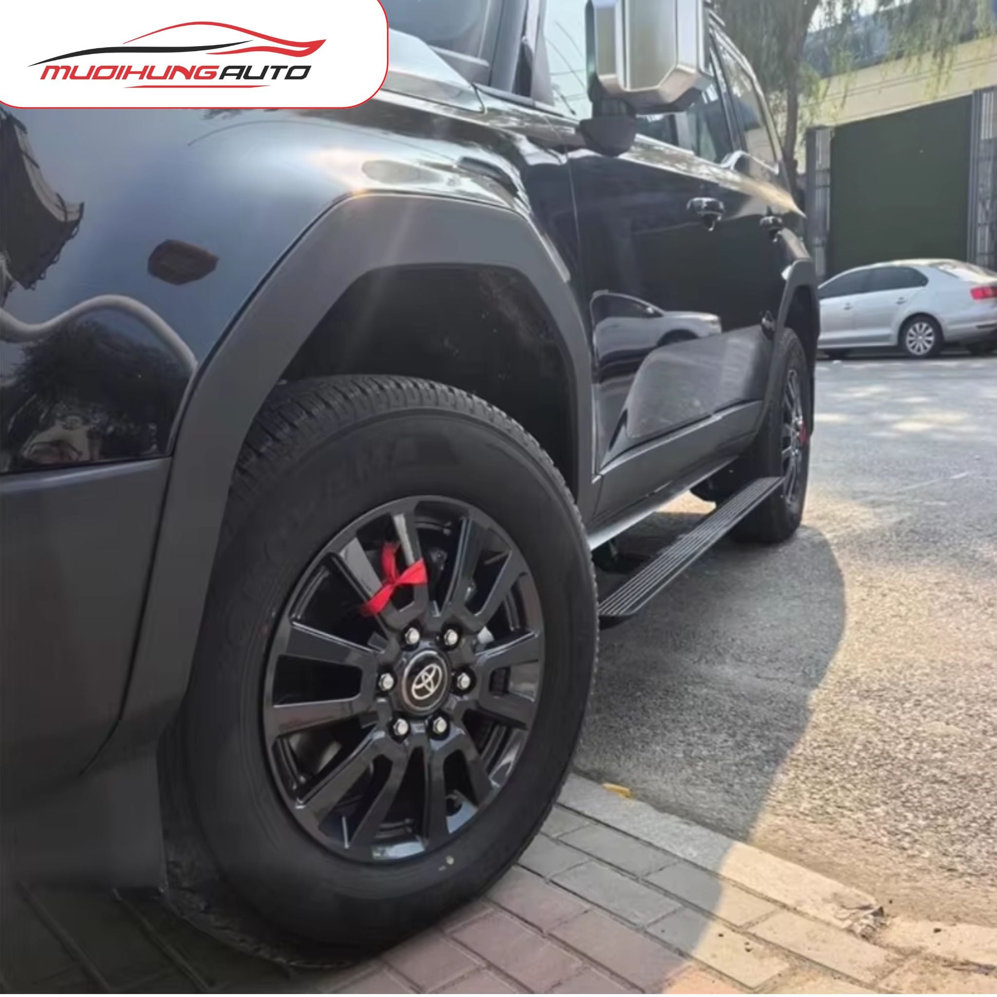 Bậc bước chân điện xe Toyota Land Crruiser Prado LC250 2025