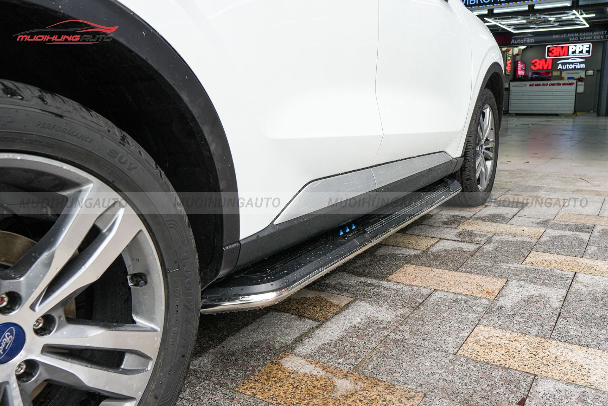 Bậc bước chân Ford Territory 2024