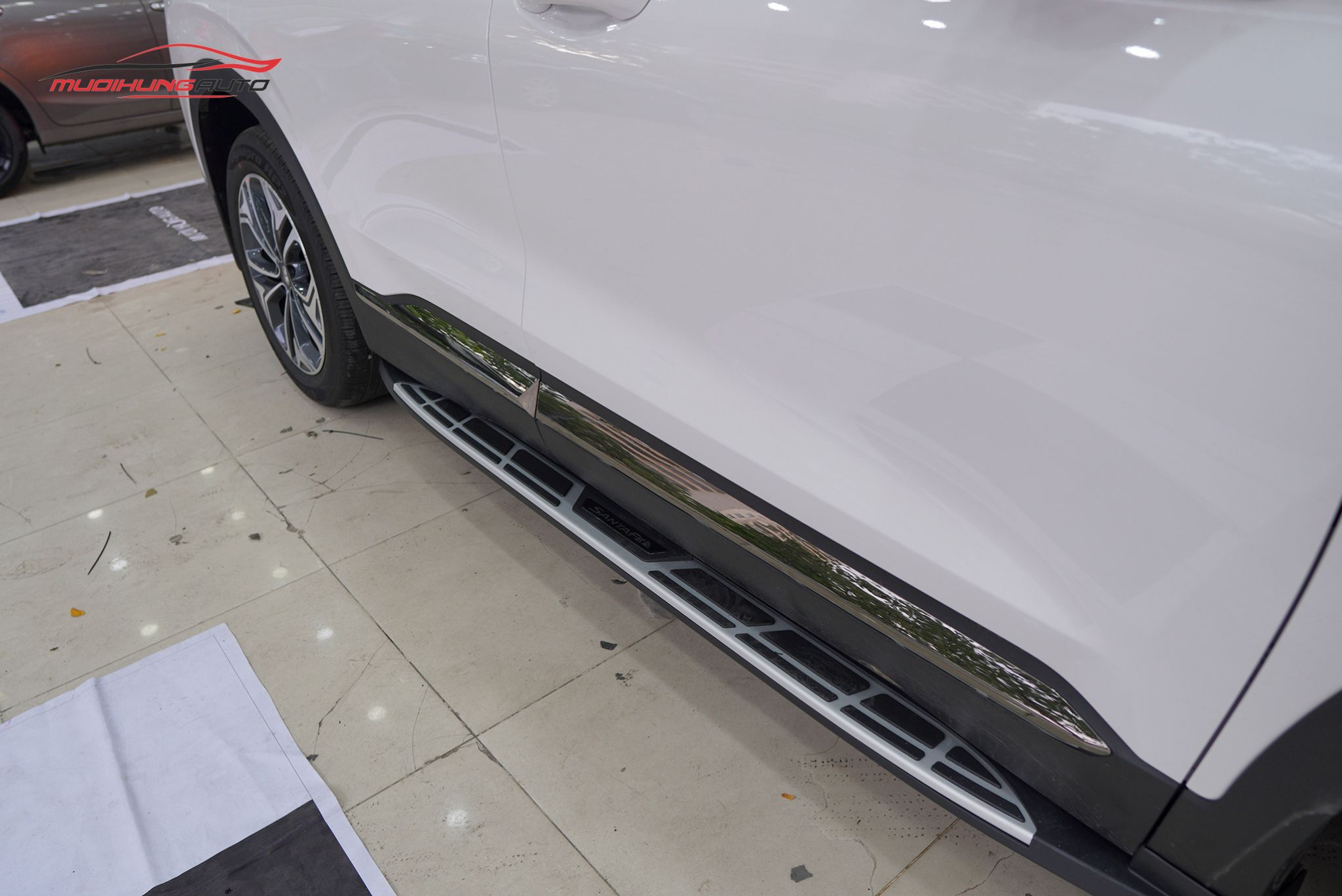 Bậc bước chân Hyundai Santafe 2019