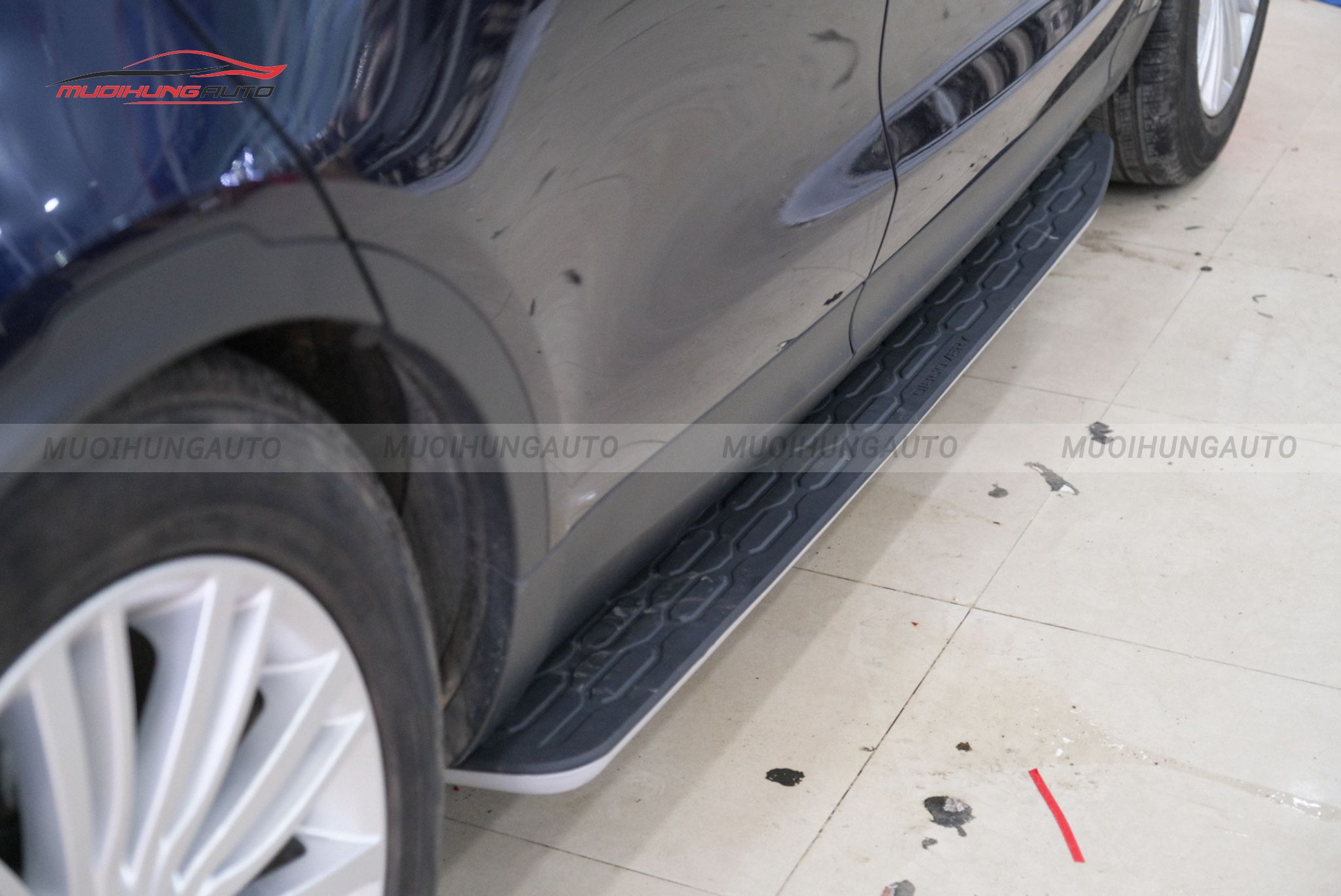 Bậc bước chân Land Rover Discovery 2019