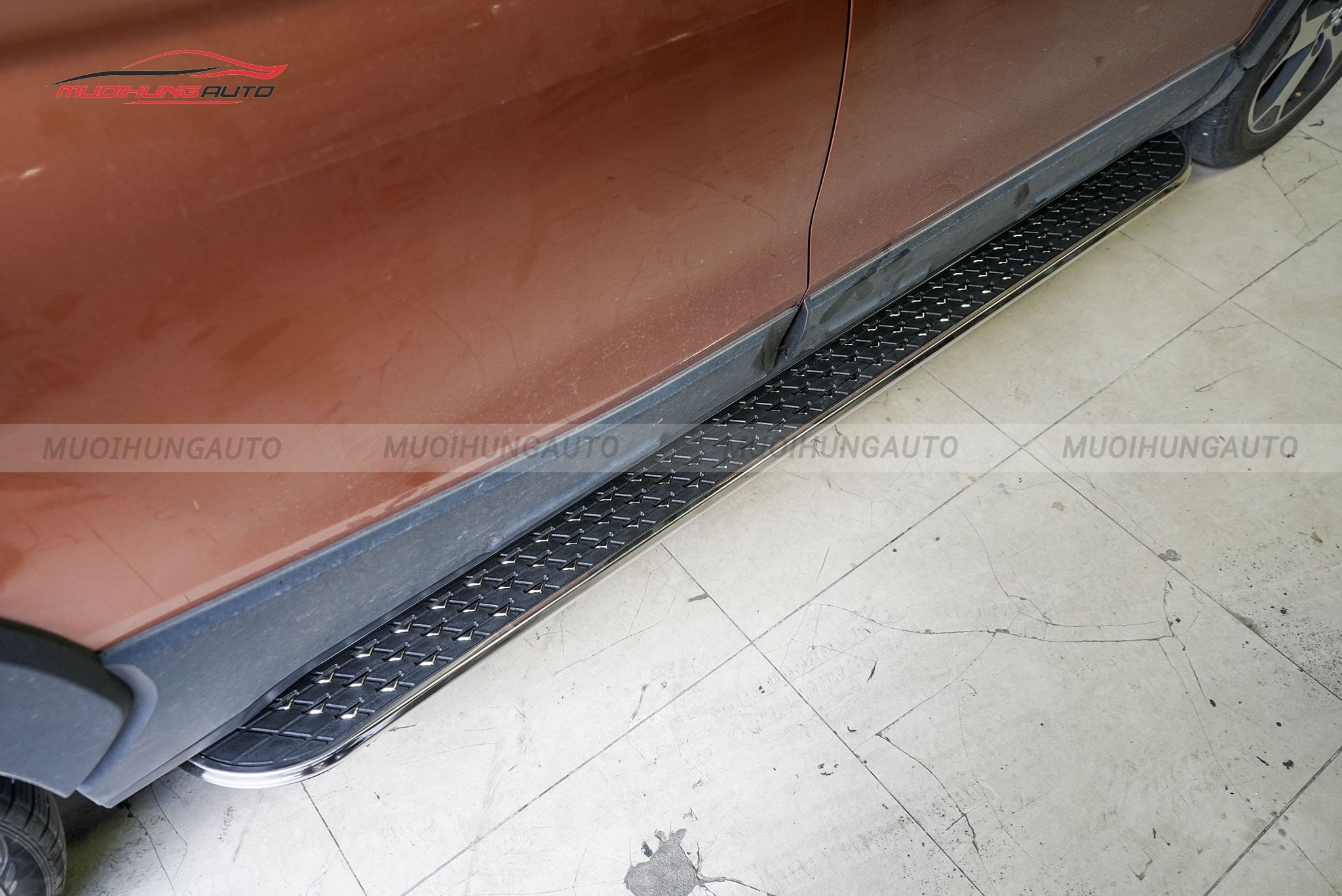 Bậc bước chân Mitsubishi Xpander Cross 2024