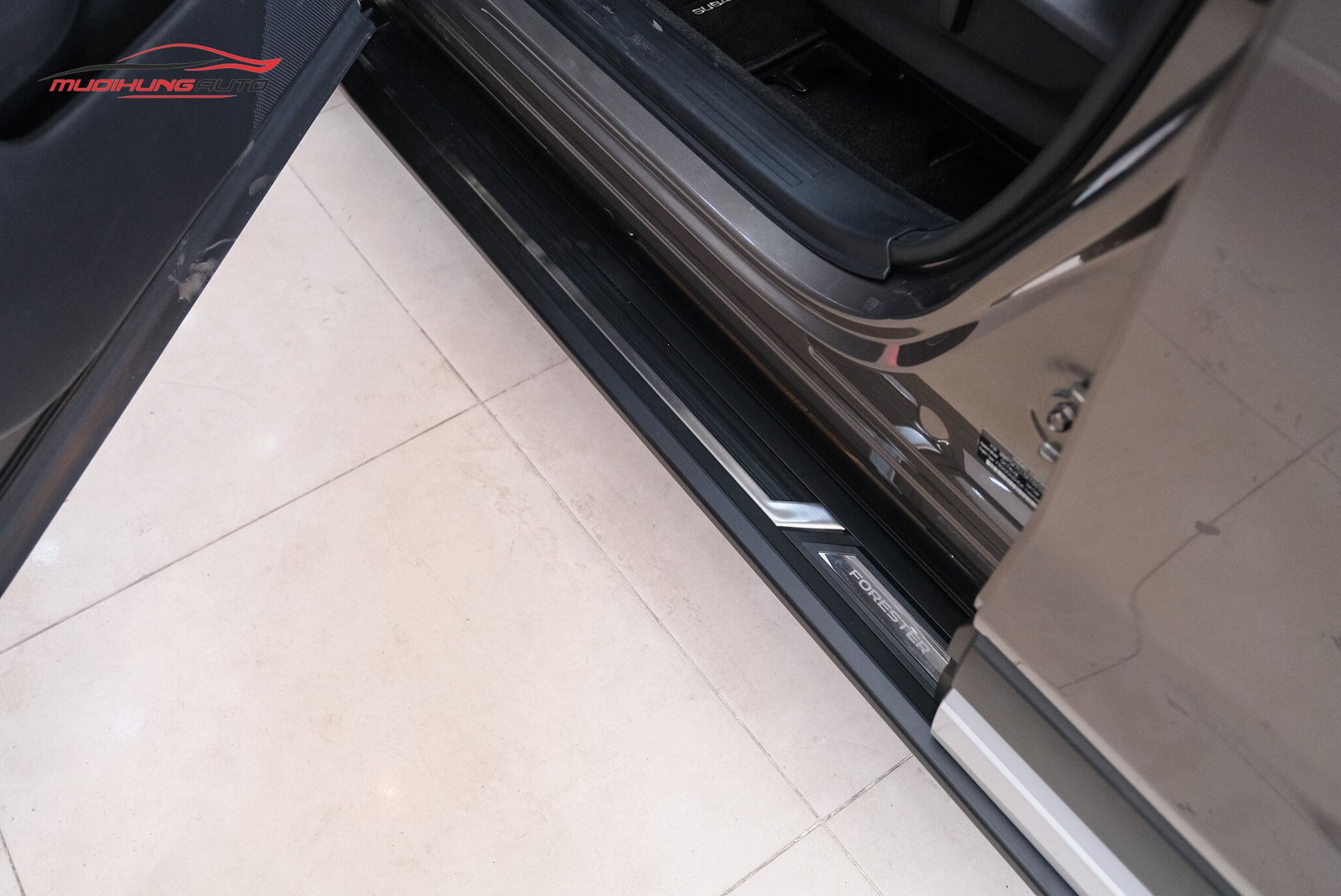 Bậc bước chân Subaru Forester 2020