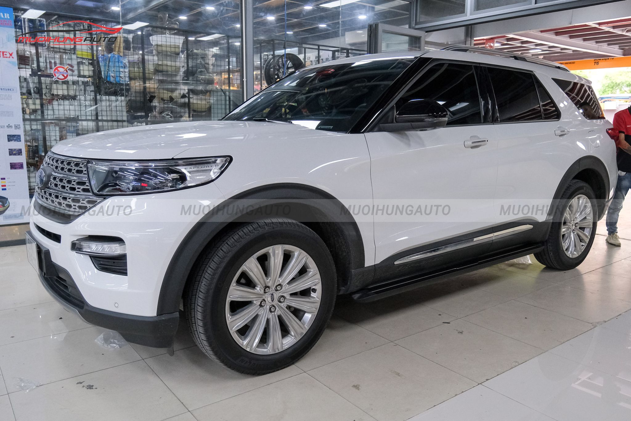 Bậc bước chân xe Ford Explorer 2022