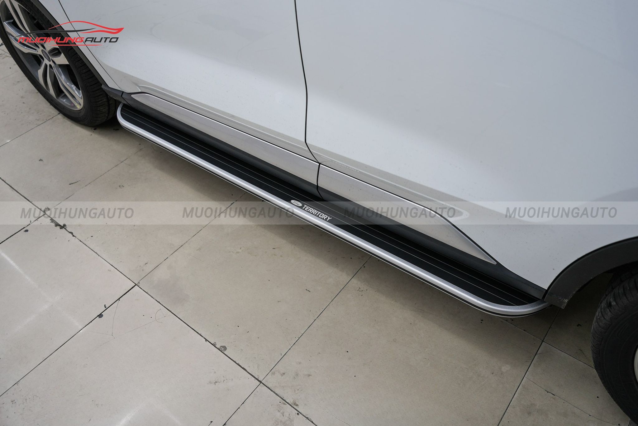 Bậc bước chân xe Ford Territory 2022 - 2023