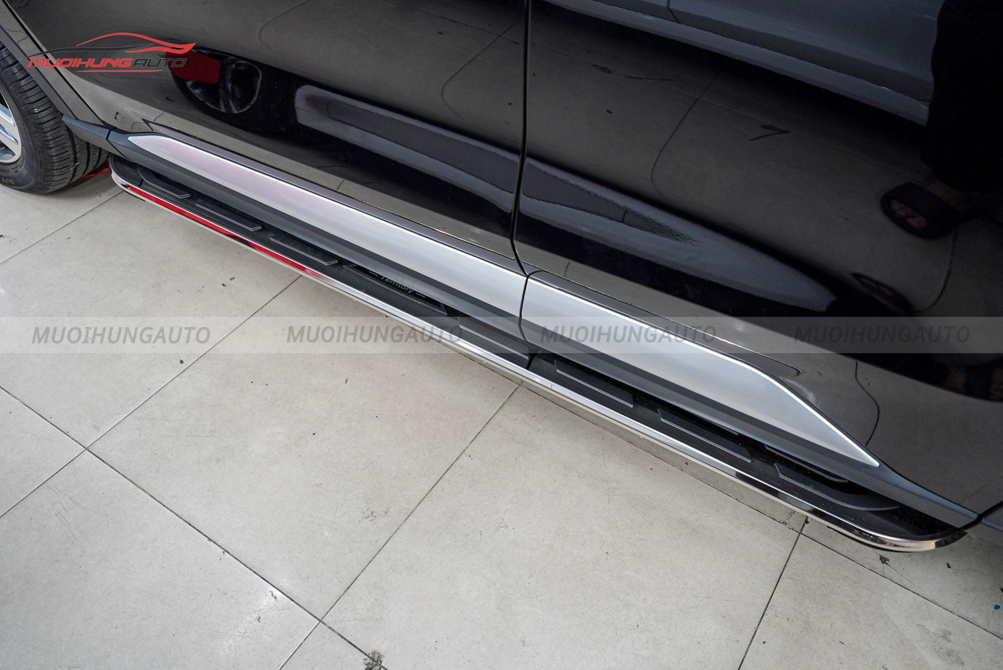 Bậc bước chân xe Ford Territory 2024