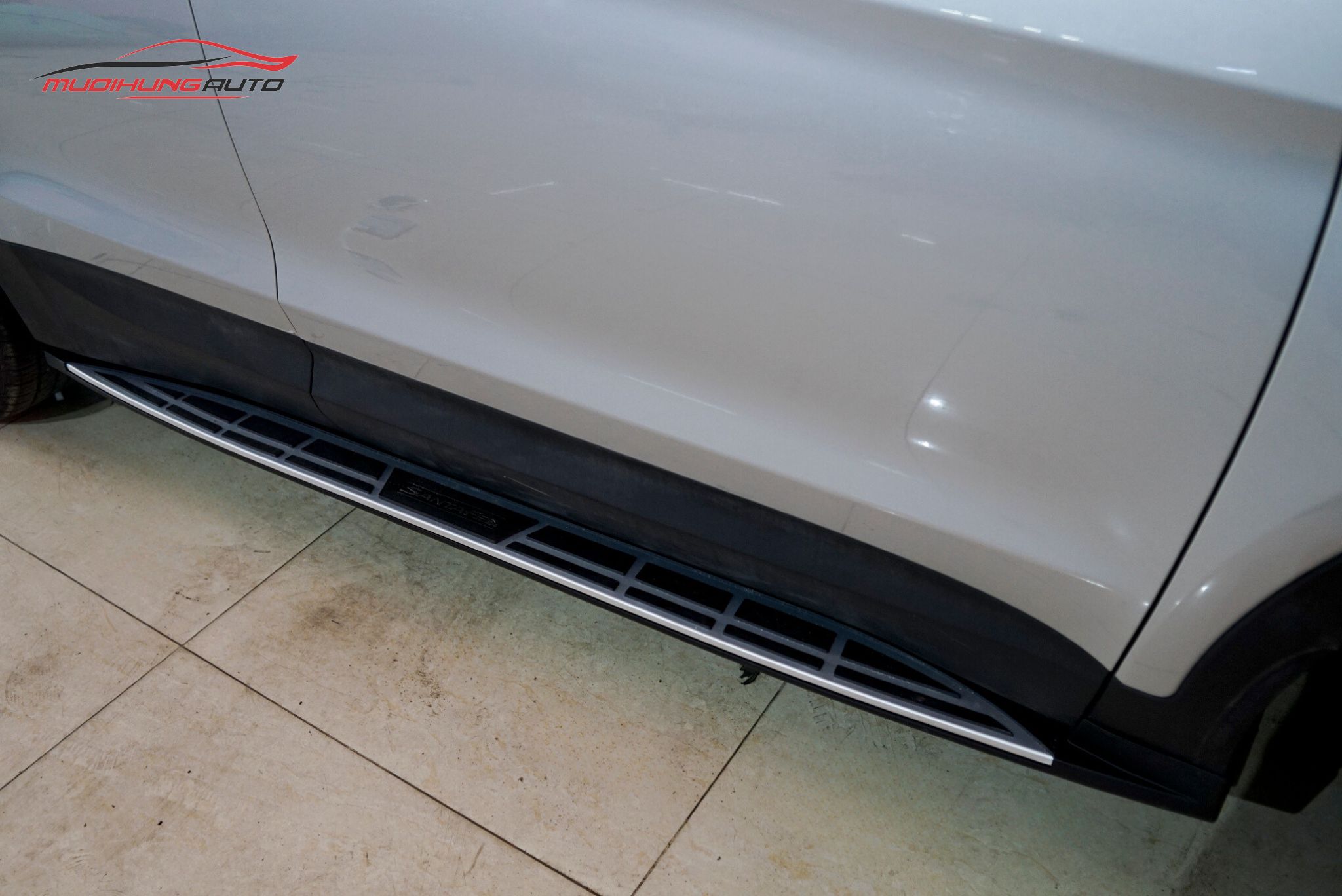 Bậc bước chân xe Hyundai Santafe 2018