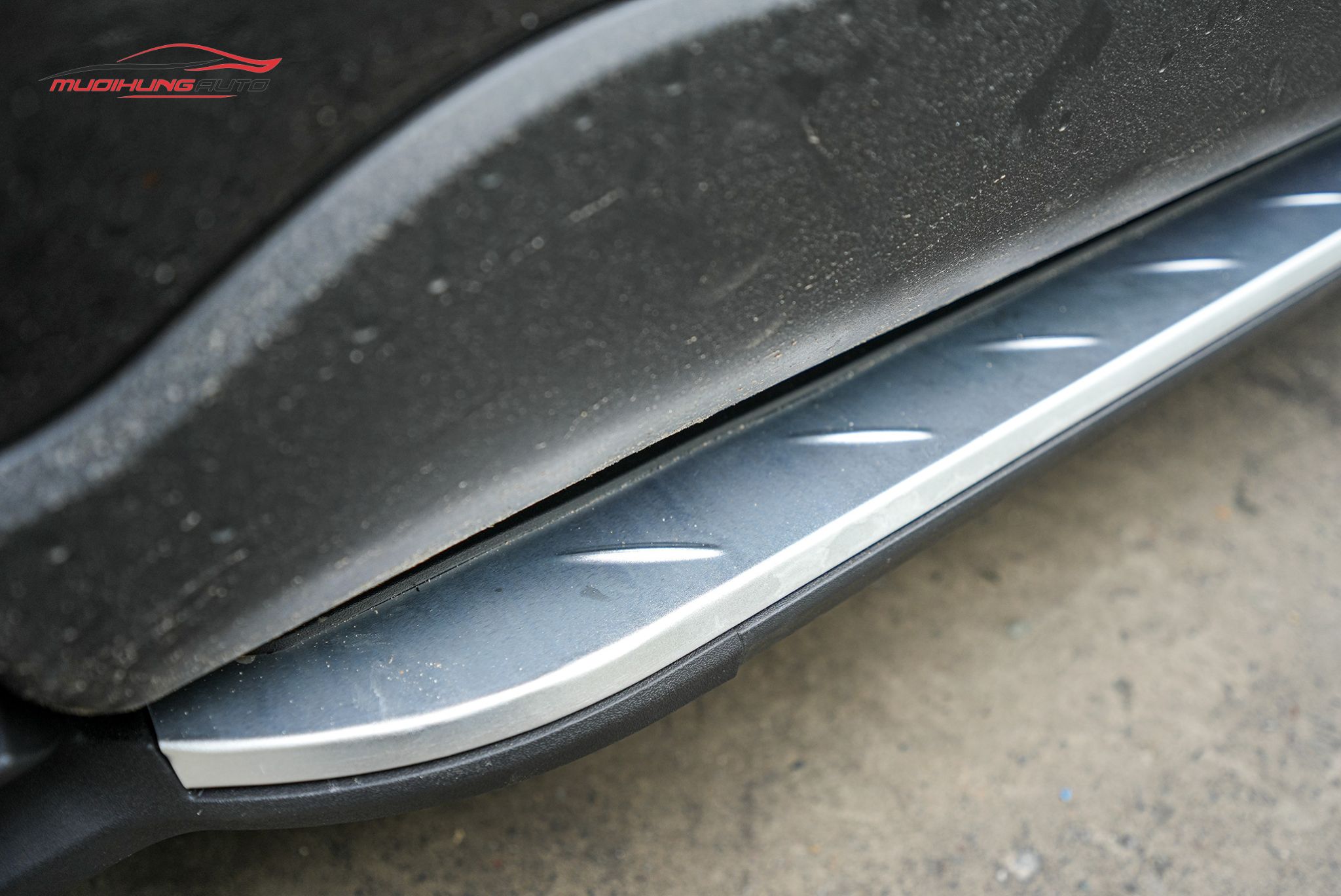 Bậc bước chân xe Toyota Corolla Cross