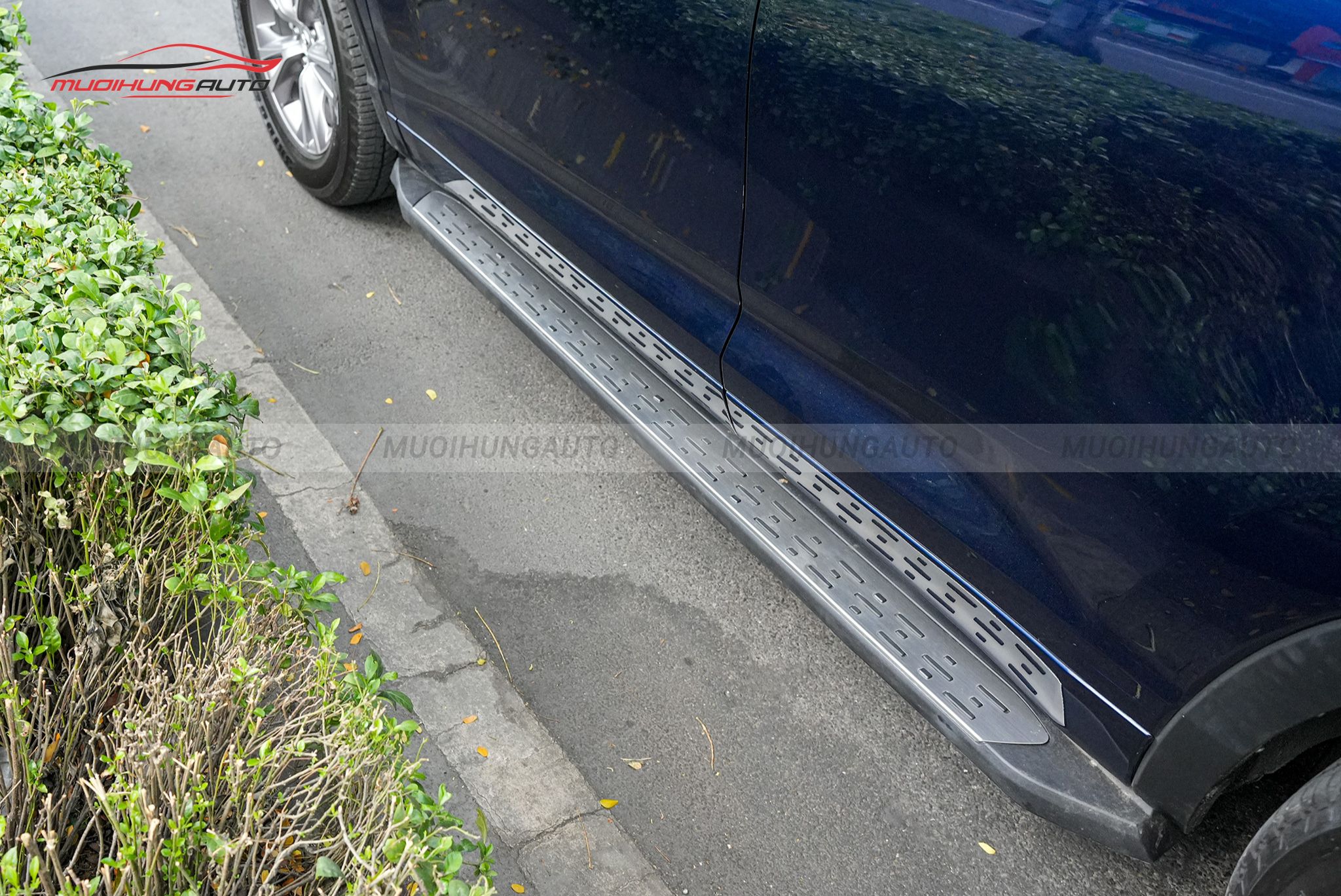 Bậc bước chân xe Toyota Highlander 2015+