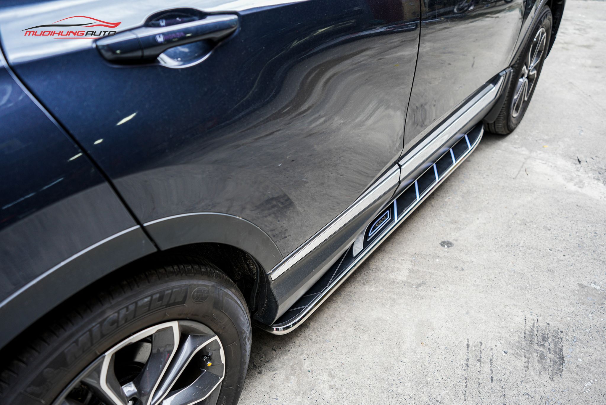 Bậc bước lên xuống Honda CRV 2020